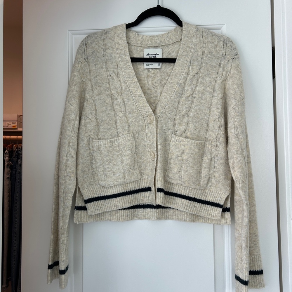 Abercrombie & Fitch Cardigan